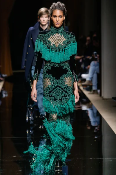 Look 10